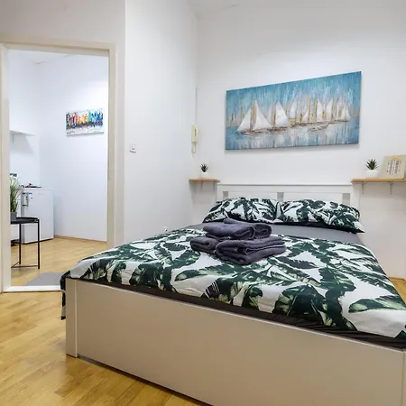 Kalalarga Lägenhet Makarska